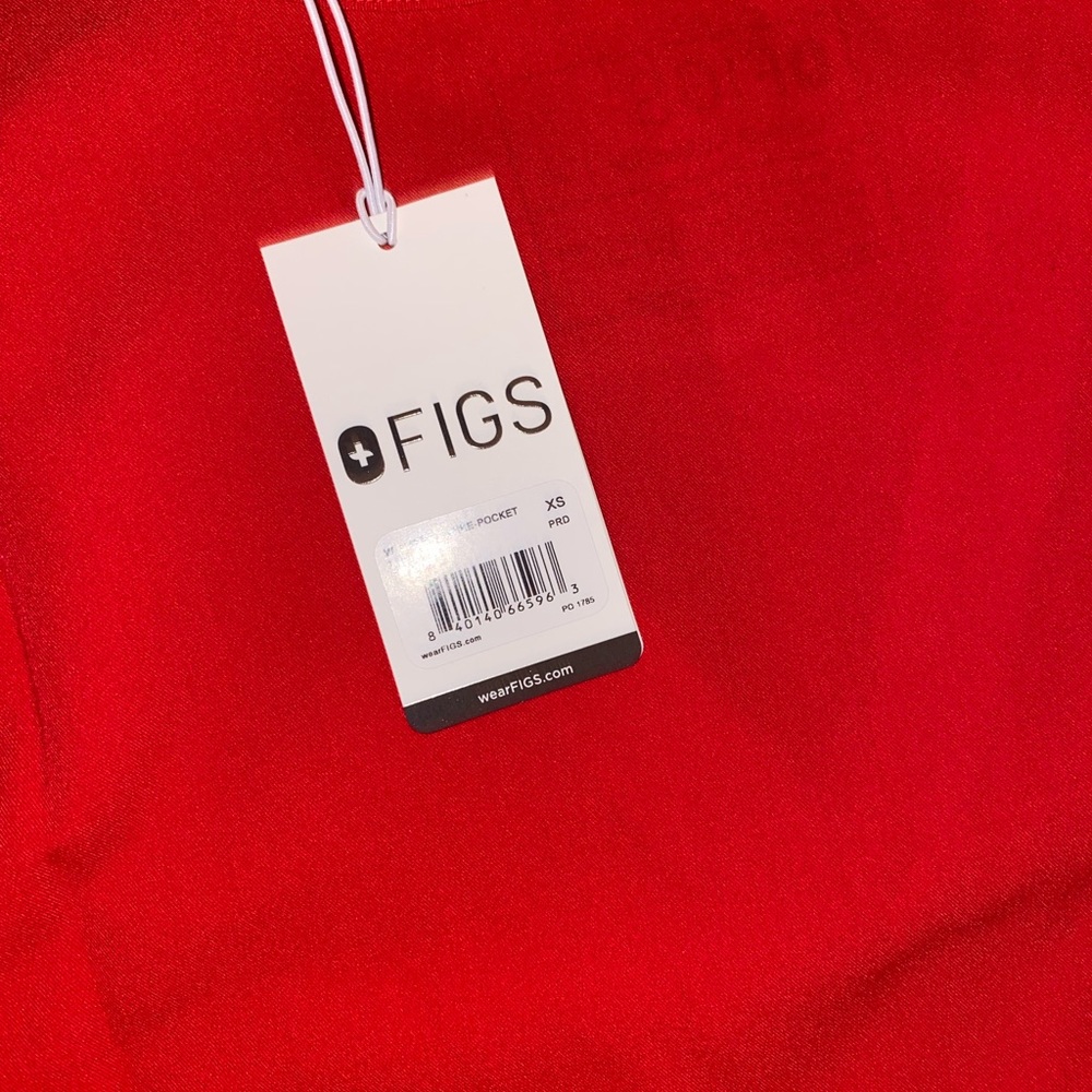 FIGS PETITE SCRUB SET